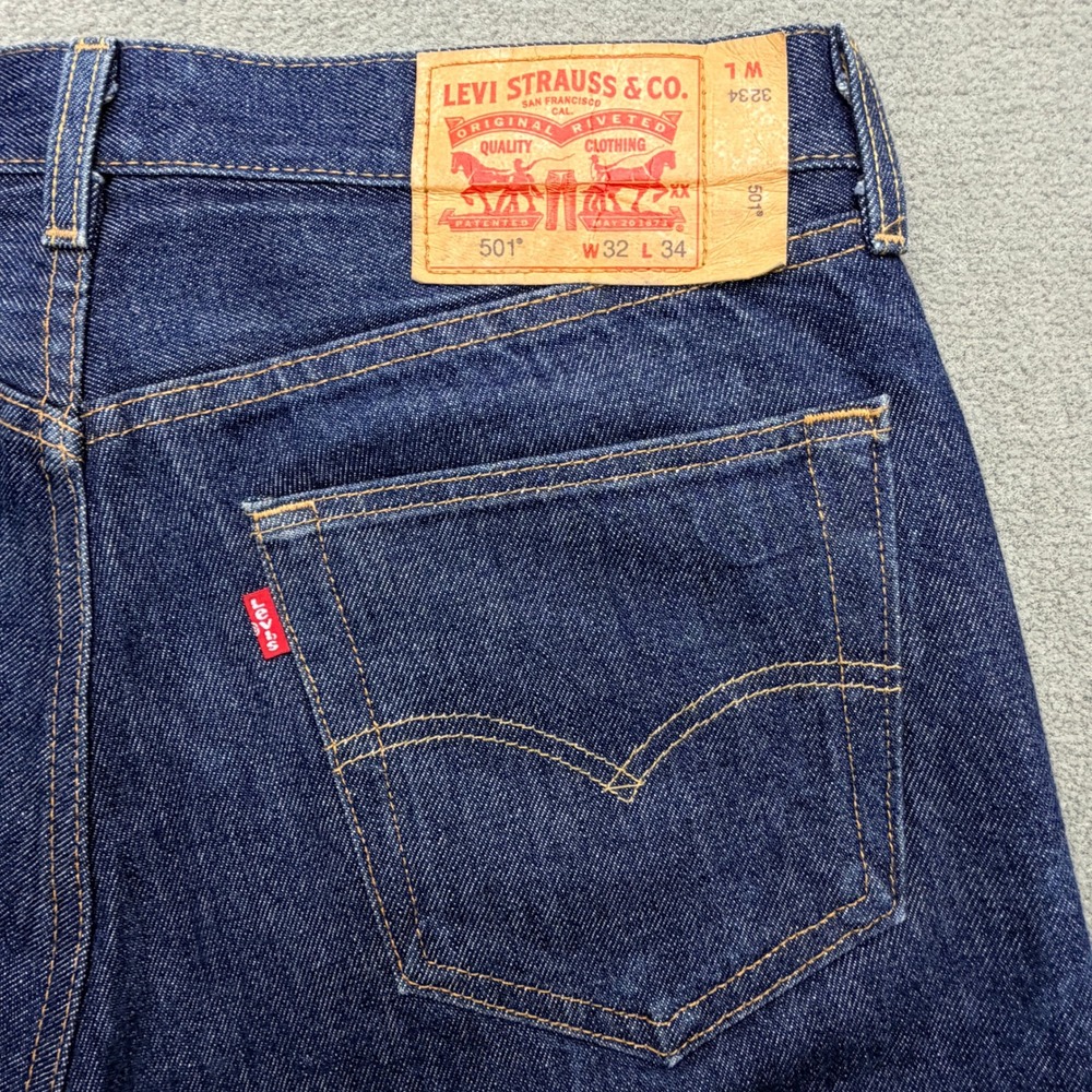 Levis 501 Original Fit Mens W32 L34 Dark Wash Indigo Straight Leg Jeans